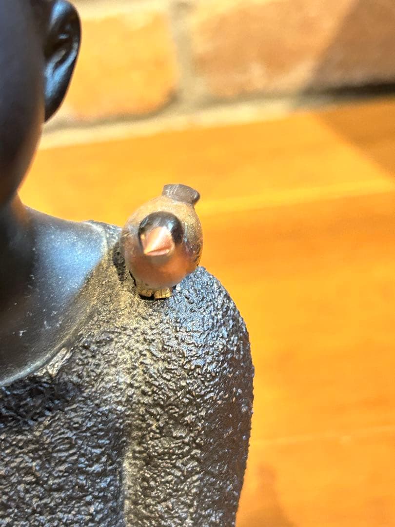 金工師 板保次作 銅製 「おすまし」 　ブロンズ像