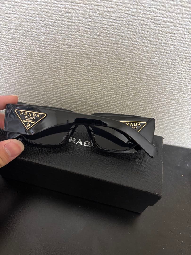 PRADA スクエアサングラス