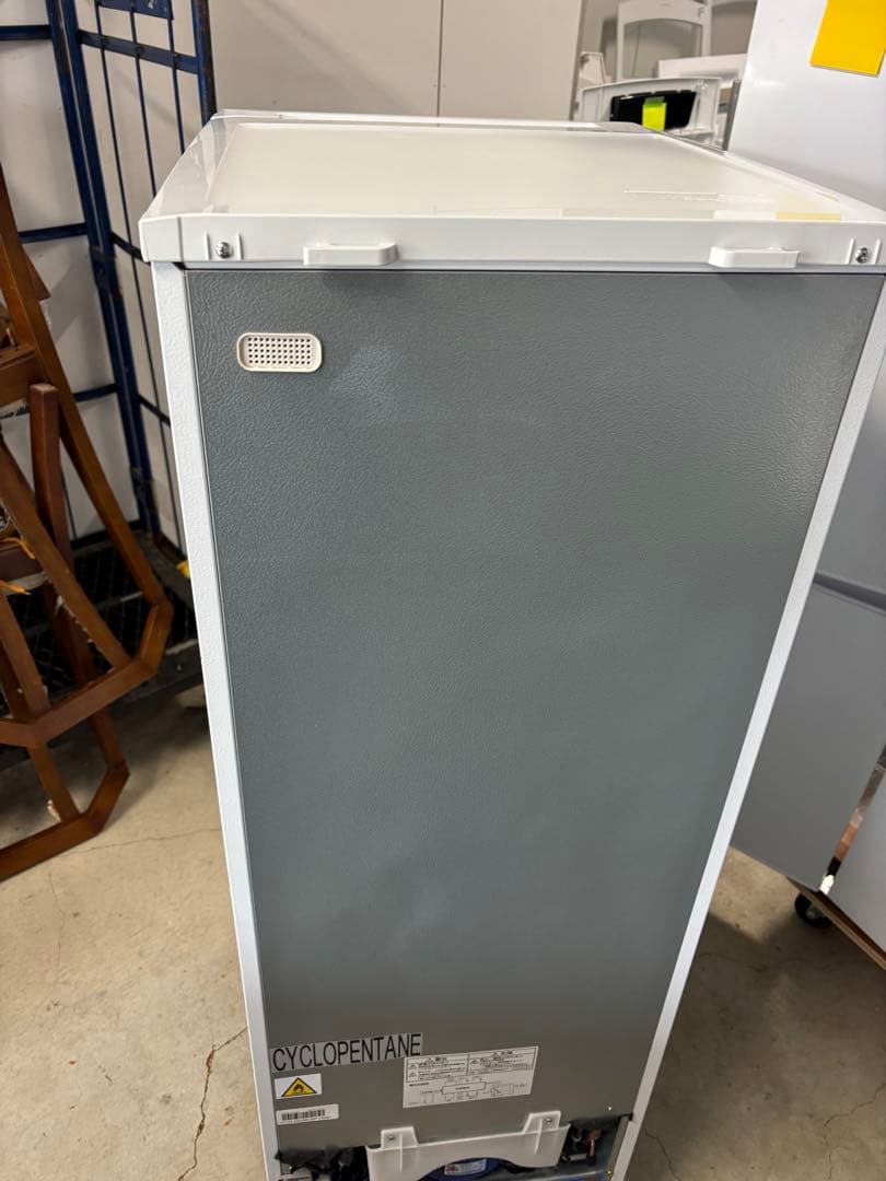 ヤマダ冷凍冷蔵庫　YRZ-F15J 156L 大容量ドアポケット2023年製T