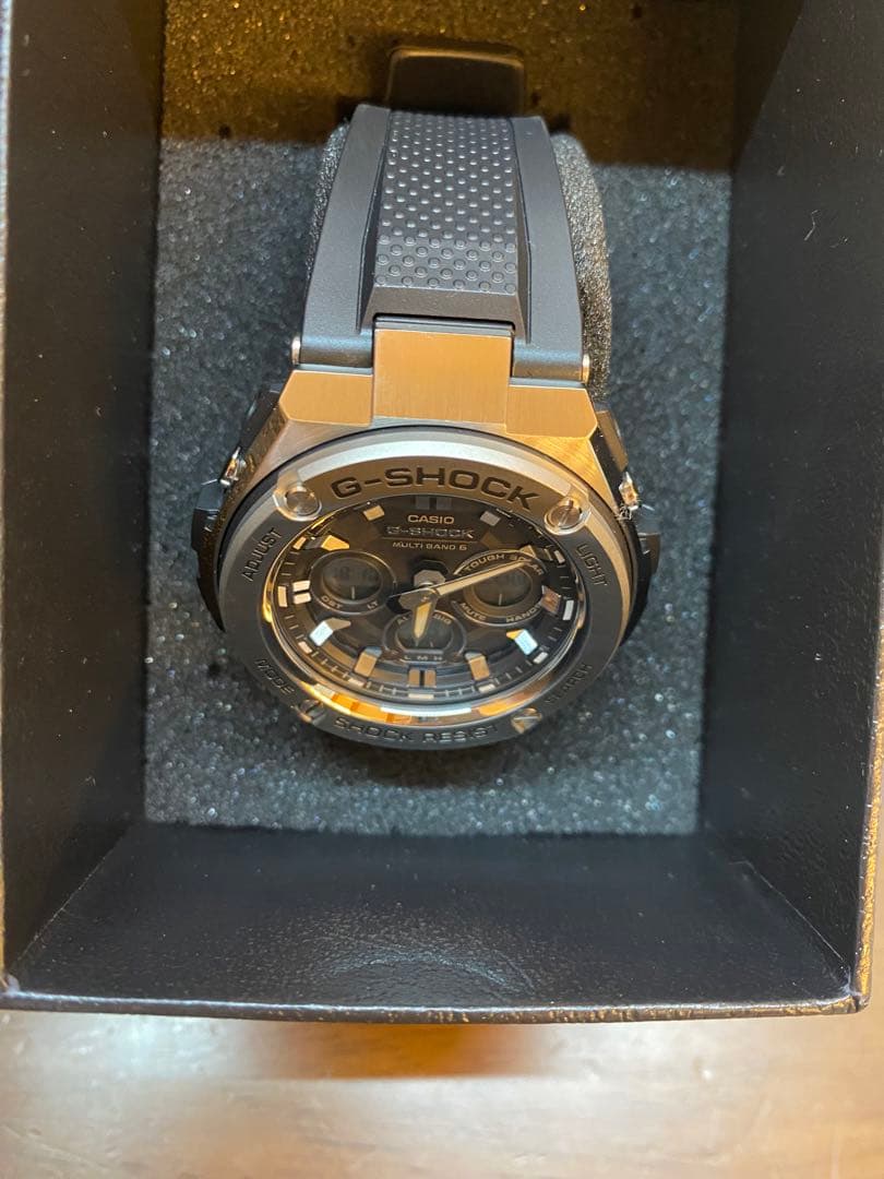 【猫雪です】G-SHOCK GST-W310 電波ソーラータフソーラー