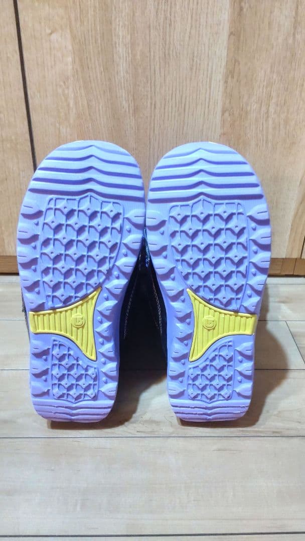 Burton スノーボードブーツ 女性用 黒と紫