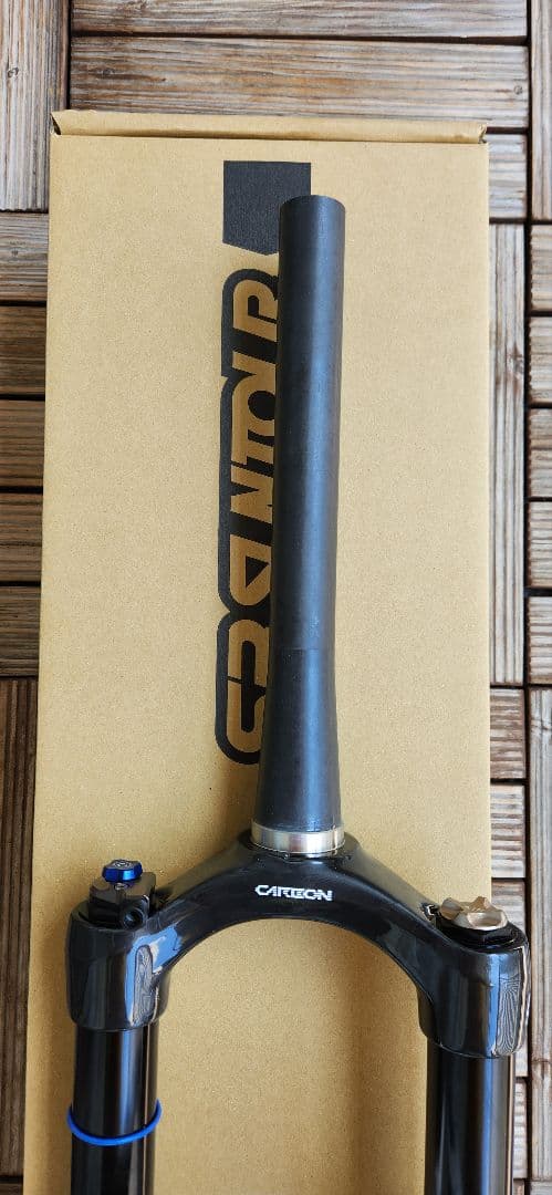 サスペンションフォーク XC 29インチ100mm カーボンコラム Boost