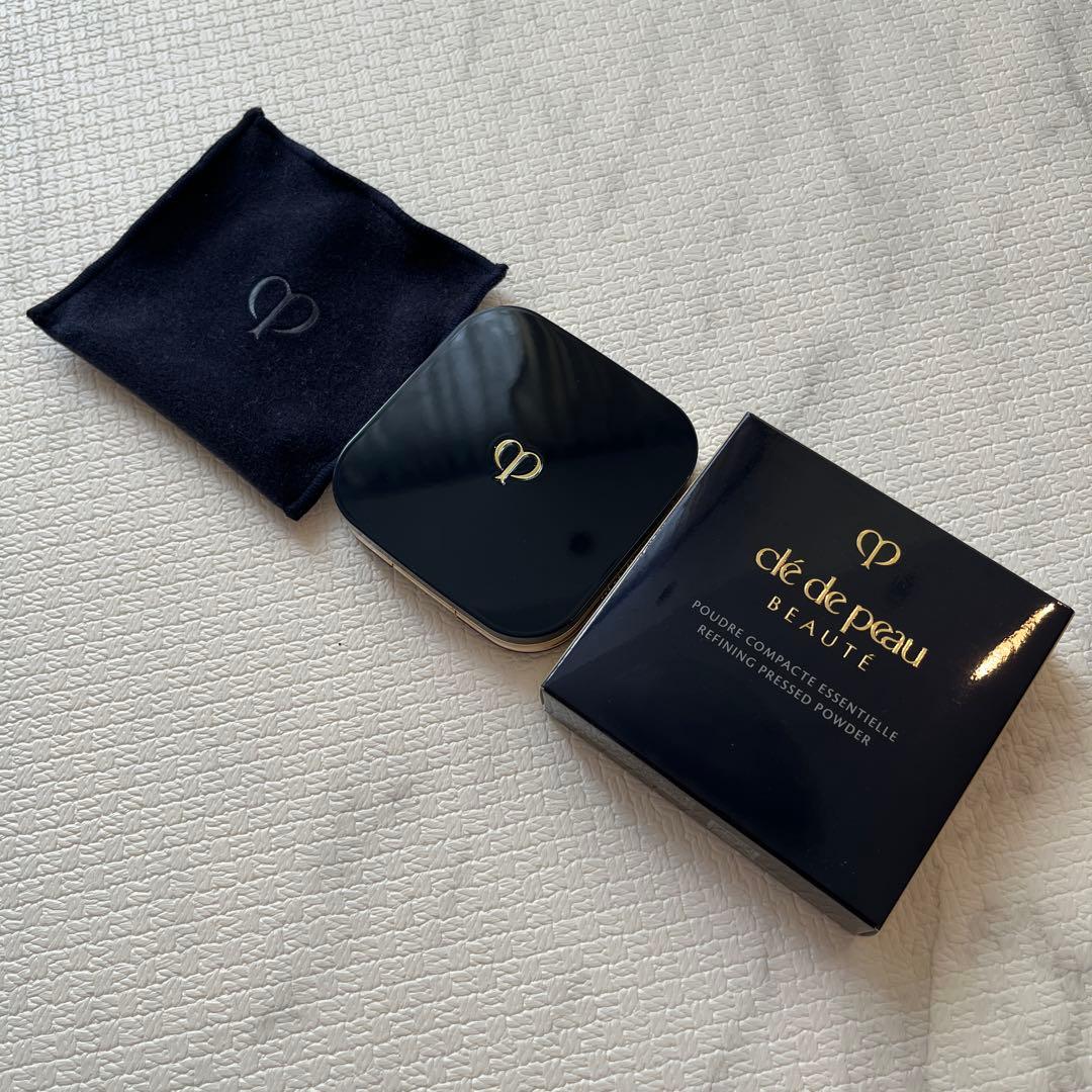 美品］クレ・ド・ポー ボーテ プードルコンパクトエサンシエルｎ　フェイスパウダー