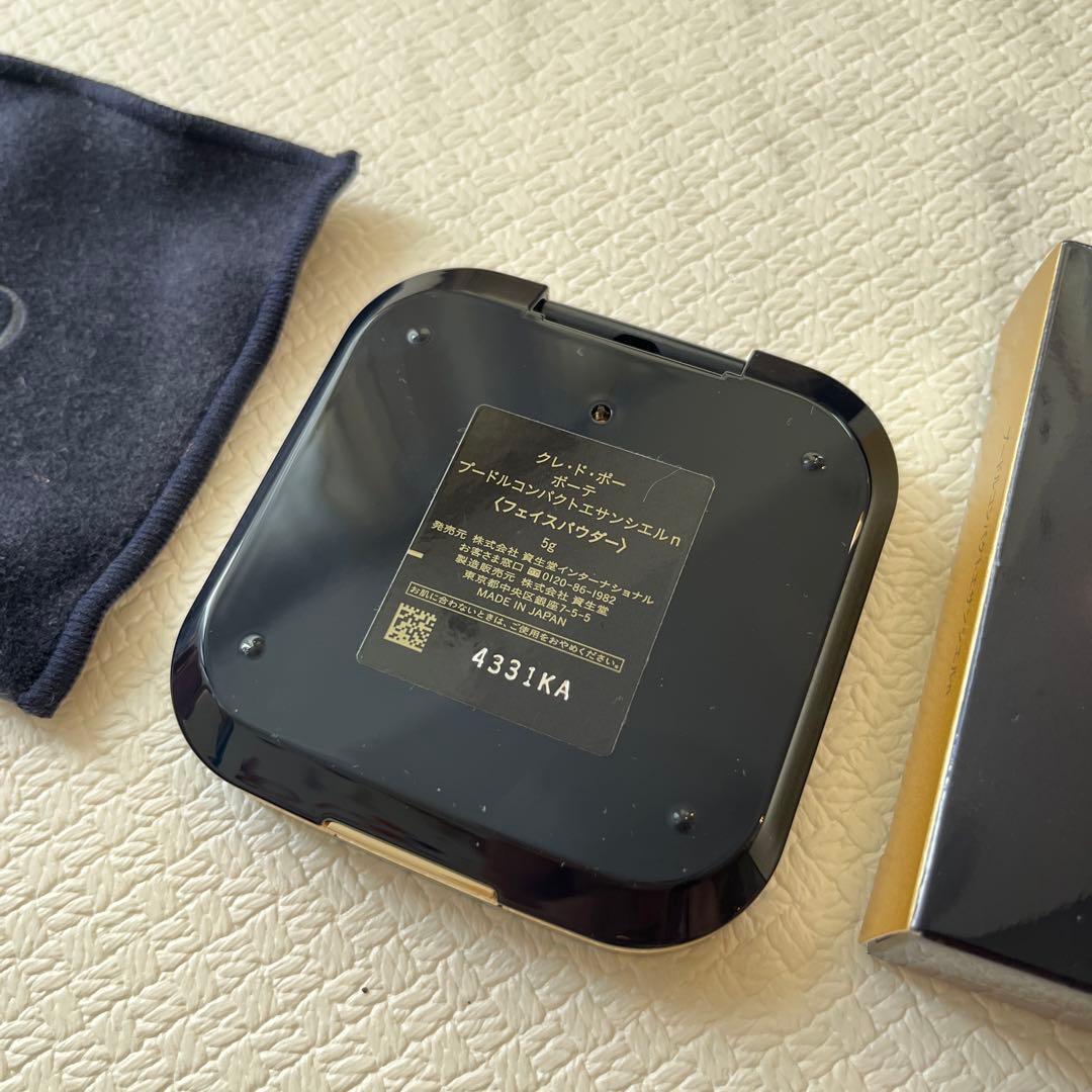 美品］クレ・ド・ポー ボーテ プードルコンパクトエサンシエルｎ　フェイスパウダー