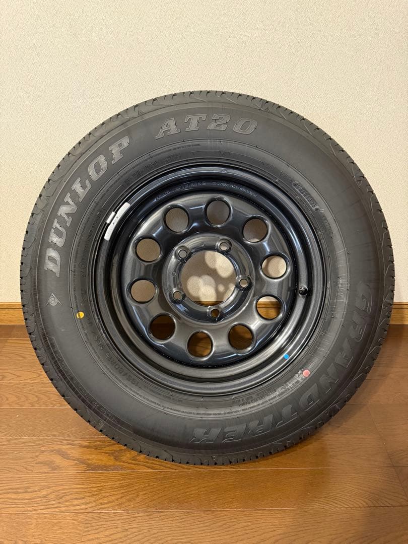 ジムニーシエラjb74 スペアタイヤ　新車外し　2025年製