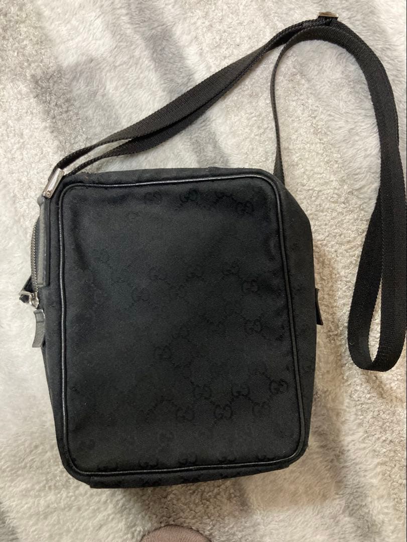 Gucci ブラック ショルダーバッグ
