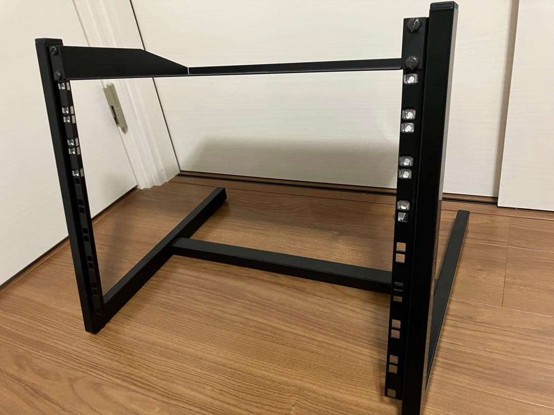 K&M 8Uデスクトップ用ラックスタンド+トレイ+ヘッドホンホルダー