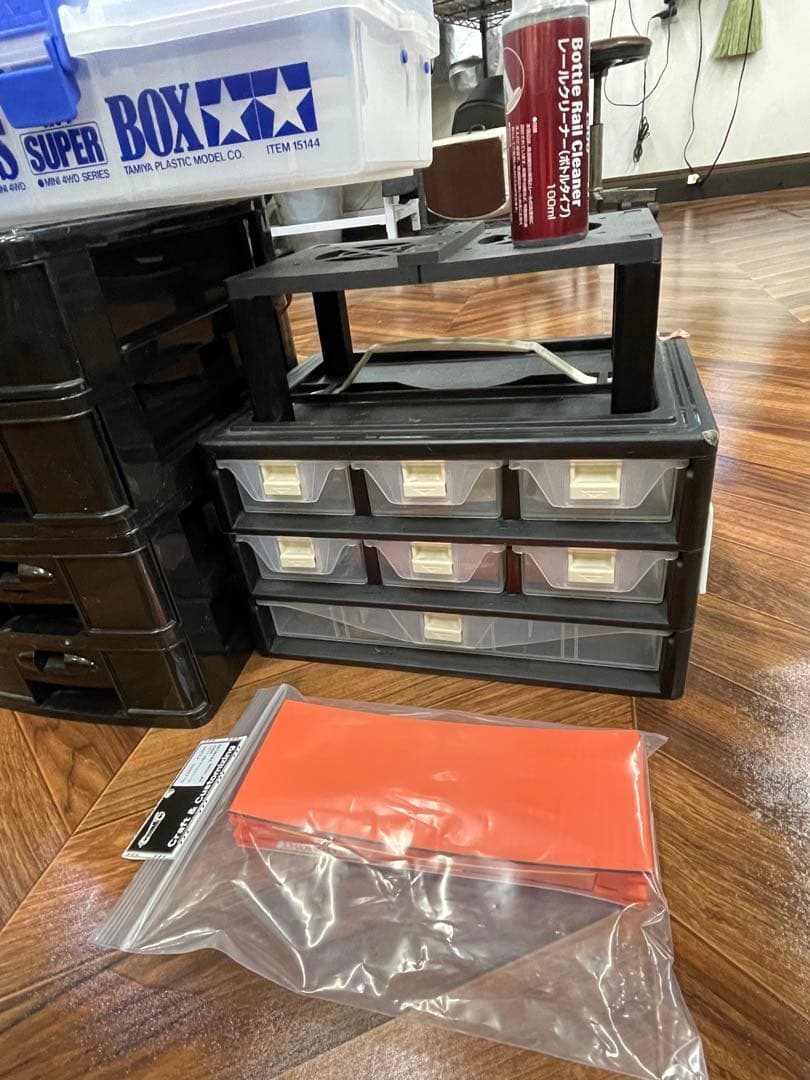 ミニ四駆パーツセットと収納ボックス