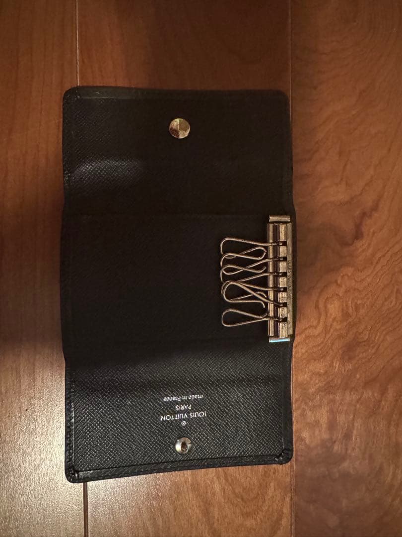 Louis Vuitton ブラックキーケース タイガ