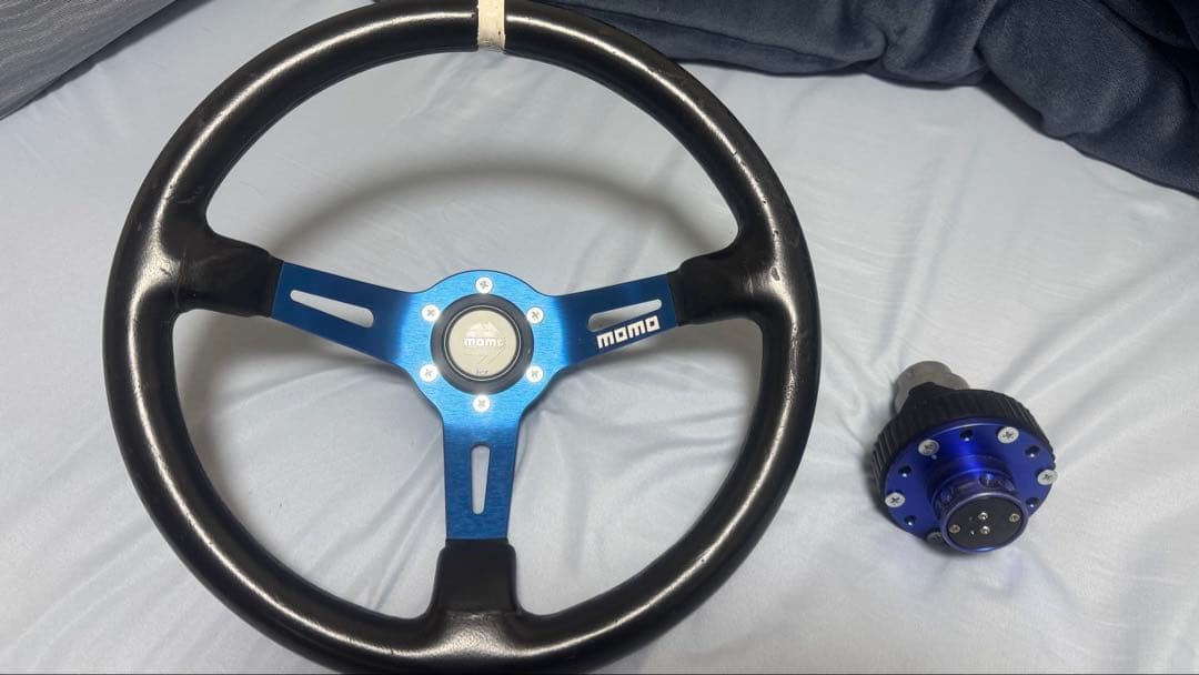 momoステアリング クイックリリース付き 35パイ