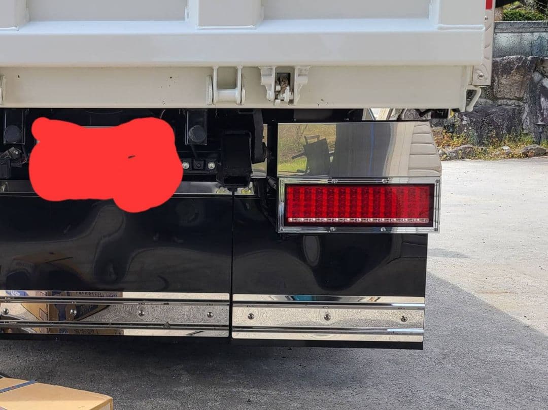 トラック用テールランプ台座