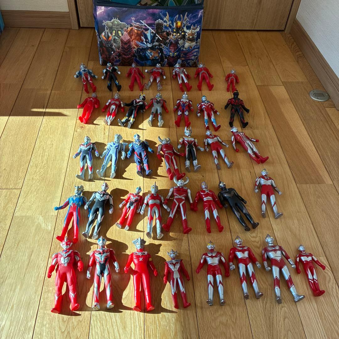 ウルトラマンシリーズ 怪獣フィギュアセット 剣のおもちゃ付