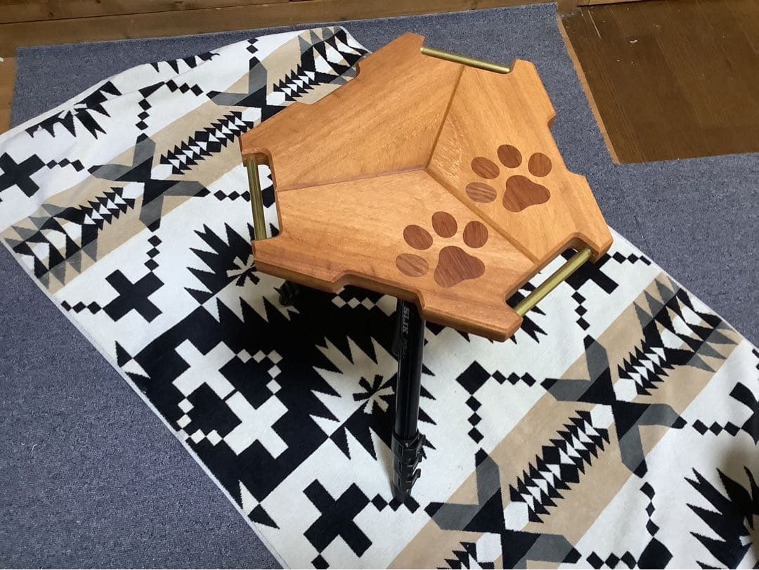 ヘキサゴンテーブル天板三脚テーブル　ヘキサゴン117 肉球柄　アパ材