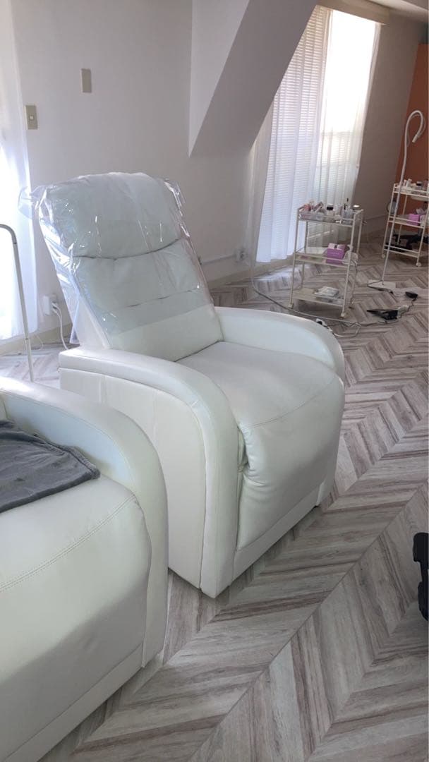 ☆のりせんべいページ☆ホワイト電動リクライニングソファ