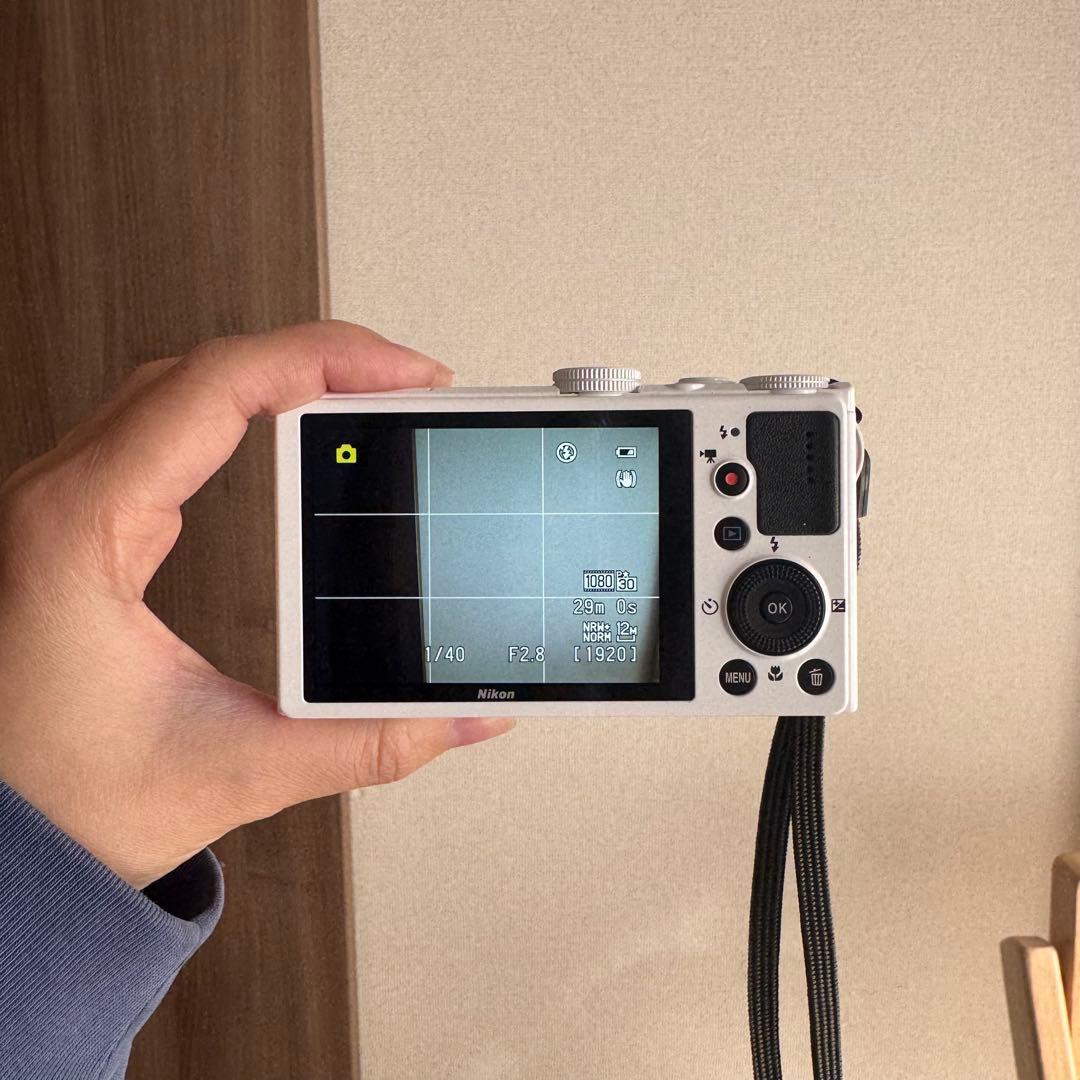 Nikon COOLPIX P330 ホワイト コンデジ