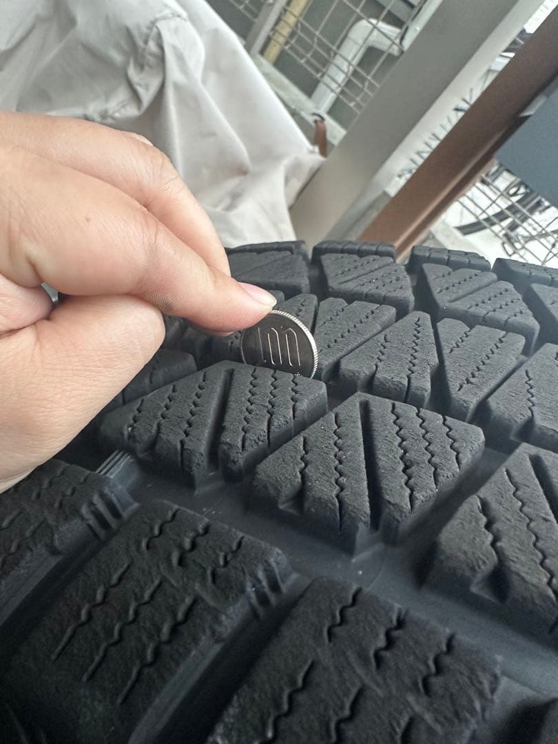 4本セット　プラド150後期　ブラックエディション　ブリヂストン　スタッドレス