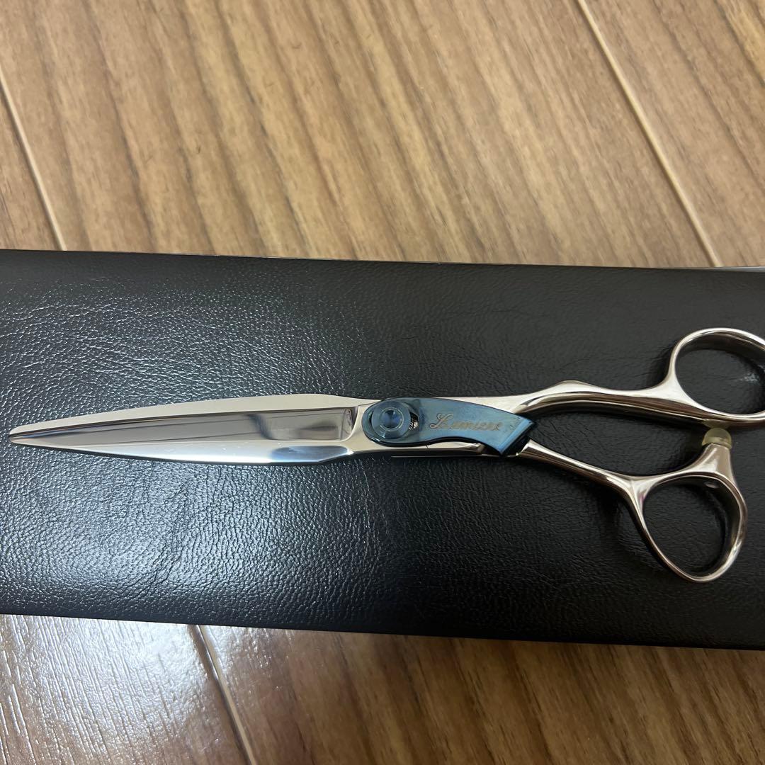 ルミエールシザー　36F68