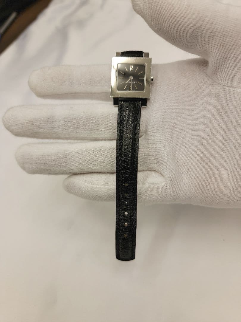 BVLGARI　レディース スクエア型 黒レザー時計