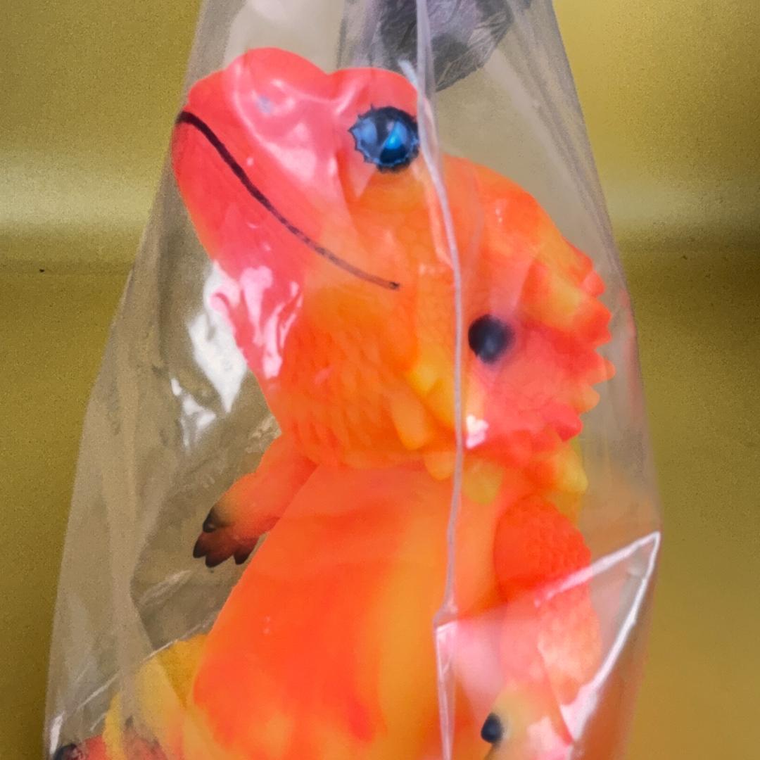 フトアゴヒゲトカゲ 爬虫類 ソフビフィギュア オレンジ・イエローオマケ付