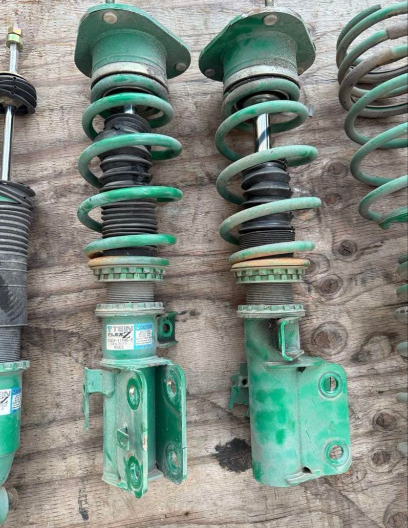 a専用　zvw30プリウス　TEIN車高調