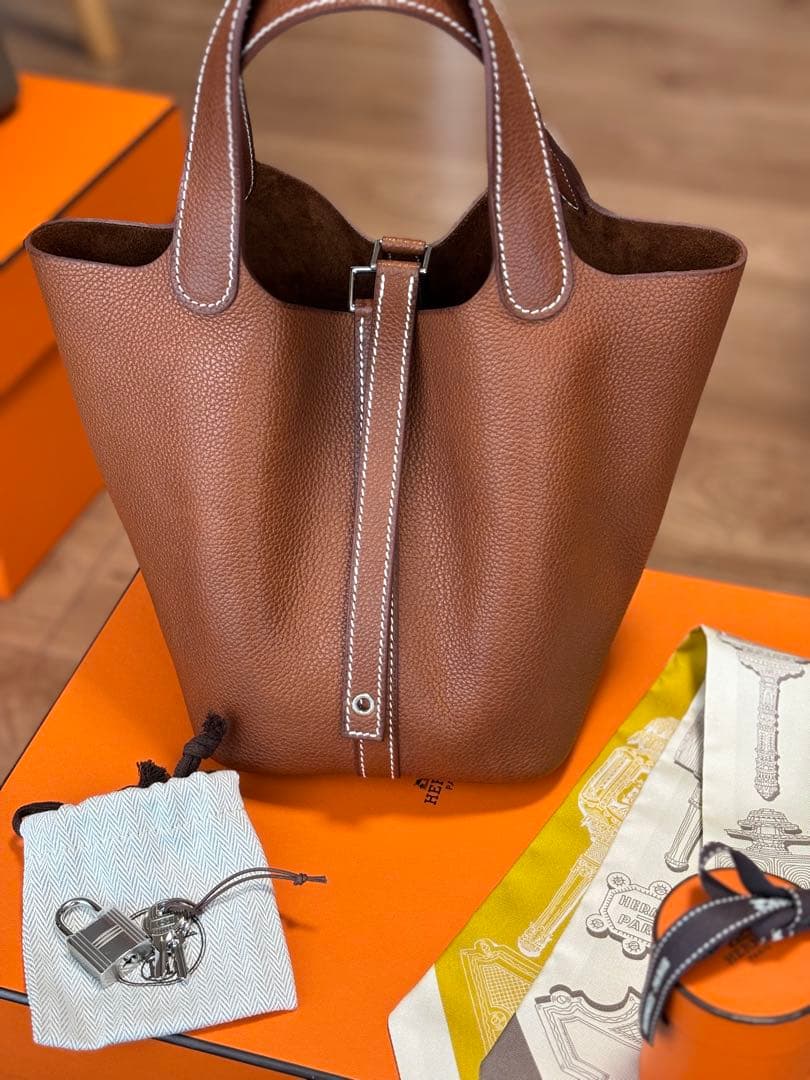 希少！新品未使用HERMESピコタンロックPMバレニアフォーブル おまけ付き