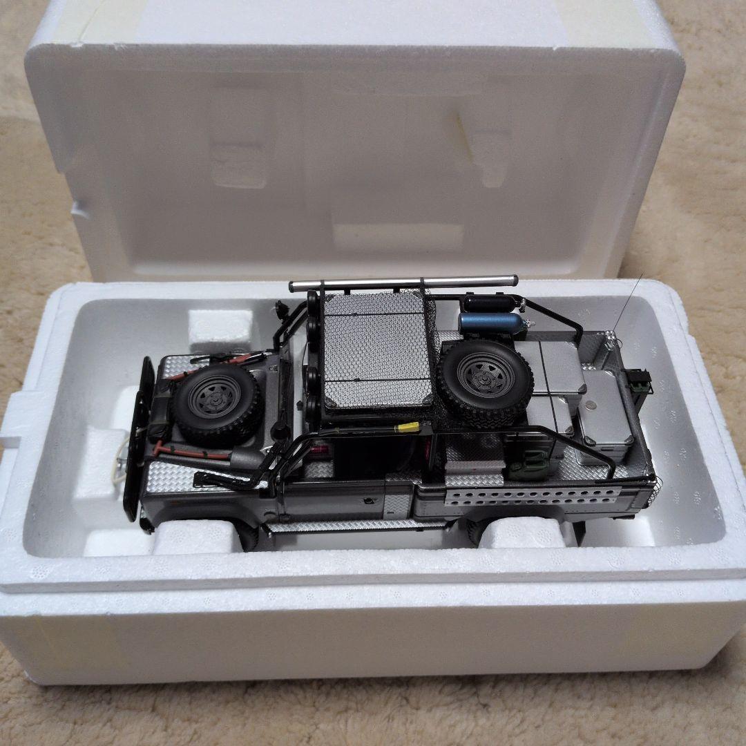Land Rover Defender Movie Edition ミニカー