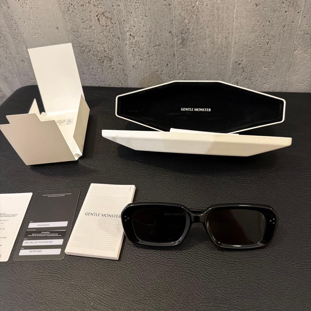 GENTLE MONSTER 装飾付きサングラス　UAE エミレーツモール購入
