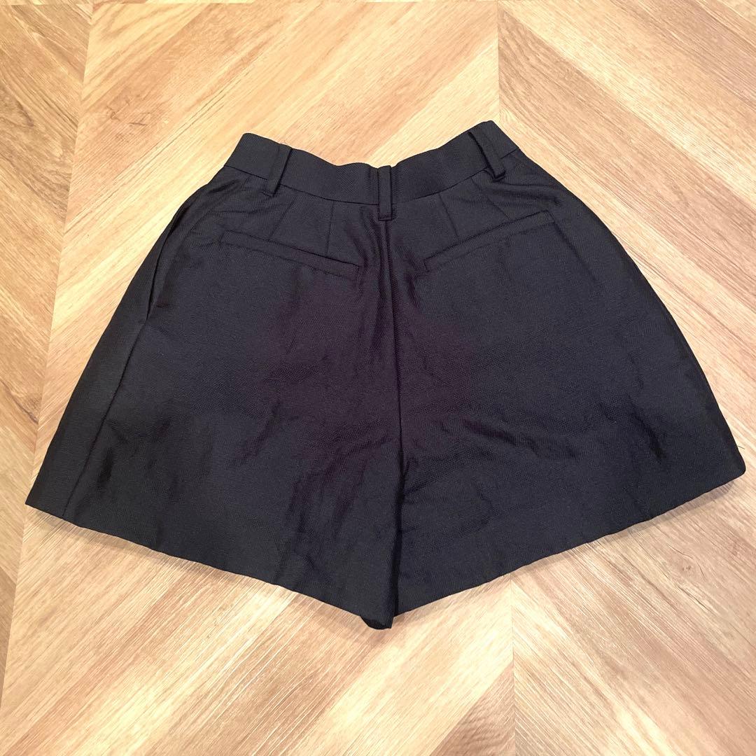 CLANE パデッドショートパンツ