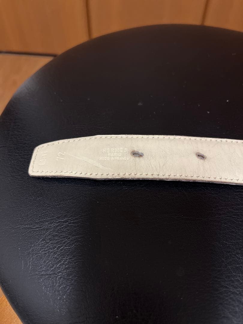 エルメス　レザーベルト　アイボリーとグレーのリバーシブル