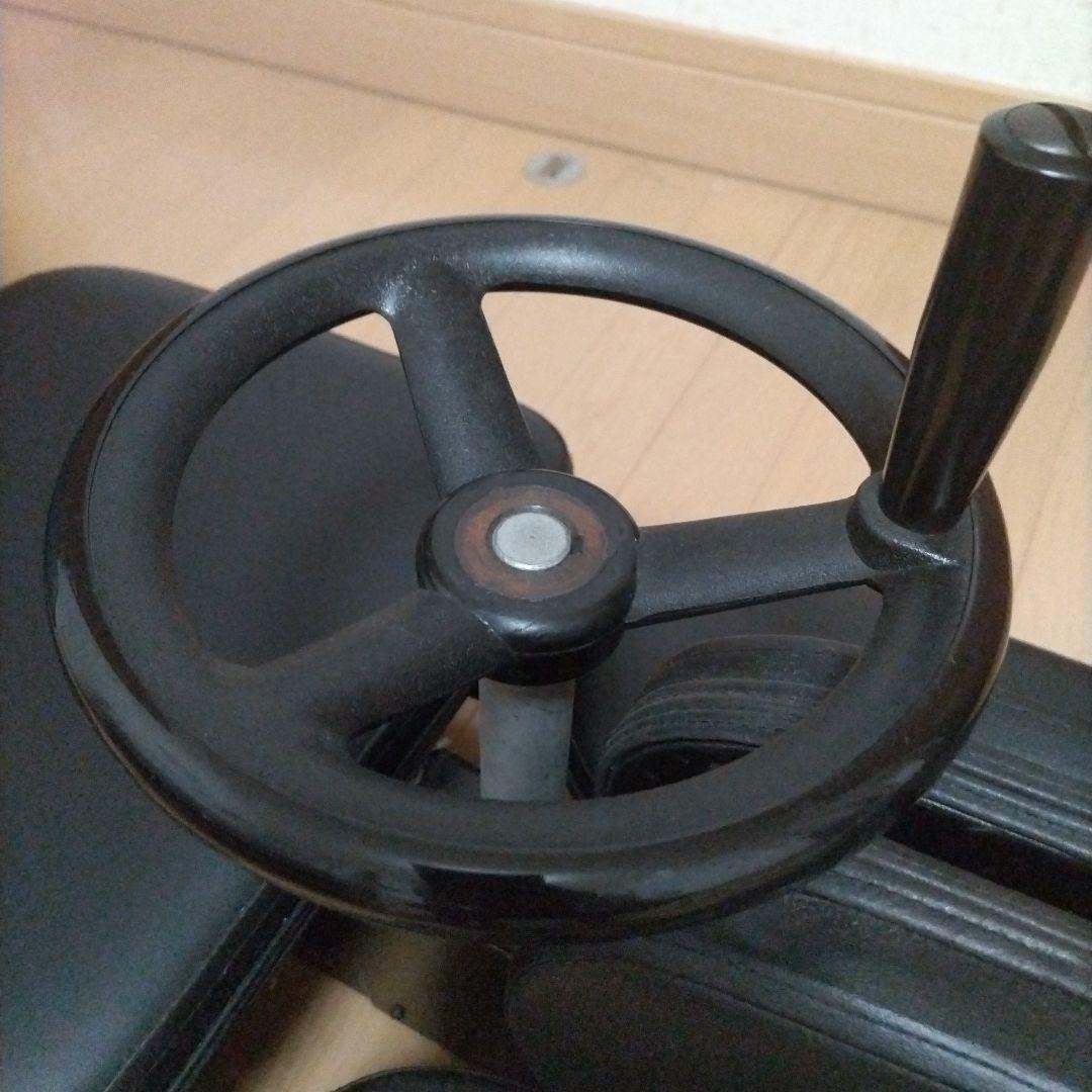 股割り機 レッグストレッチャー 開脚マシーン