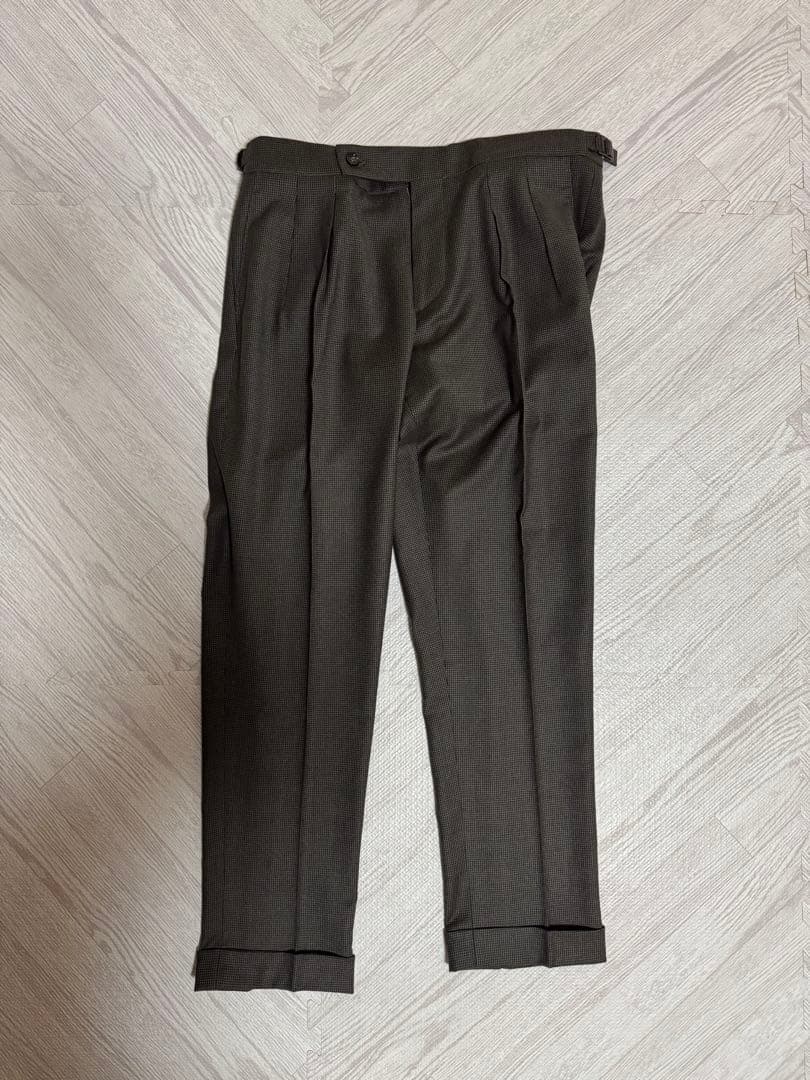 【新品未使用】ベルウィッチ スコッチ　2プリーツテーパードパンツ グレー　48