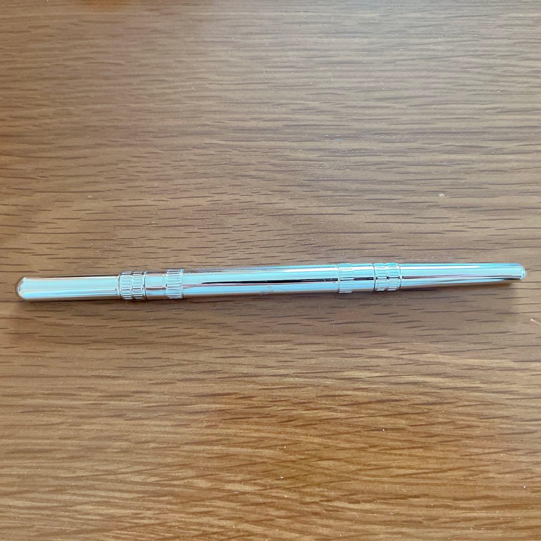 アイブロウ　化粧　メイク