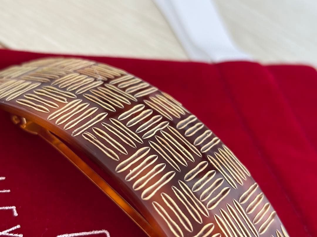 アレクサンドルドゥパリ 新品同様 幅広バレッタ 茶系市松模様