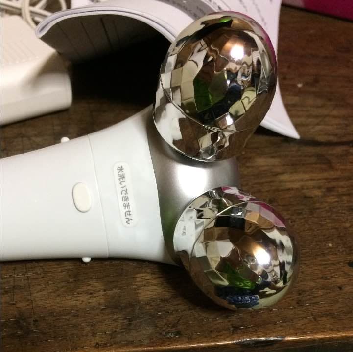 ローラー式美顔器  温感エステローラー EH_ＳＰ32