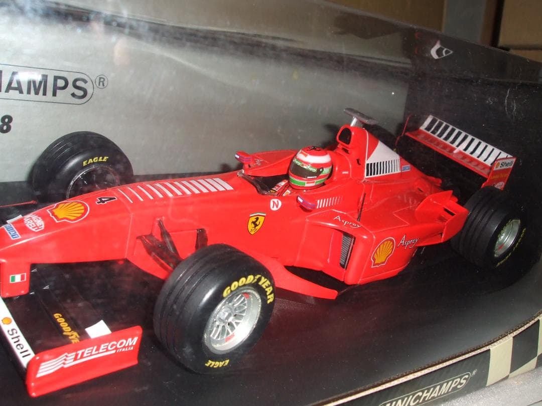フェラーリ　F３００　E・アーバイン　＃４　ミニチャンプス　１／１８