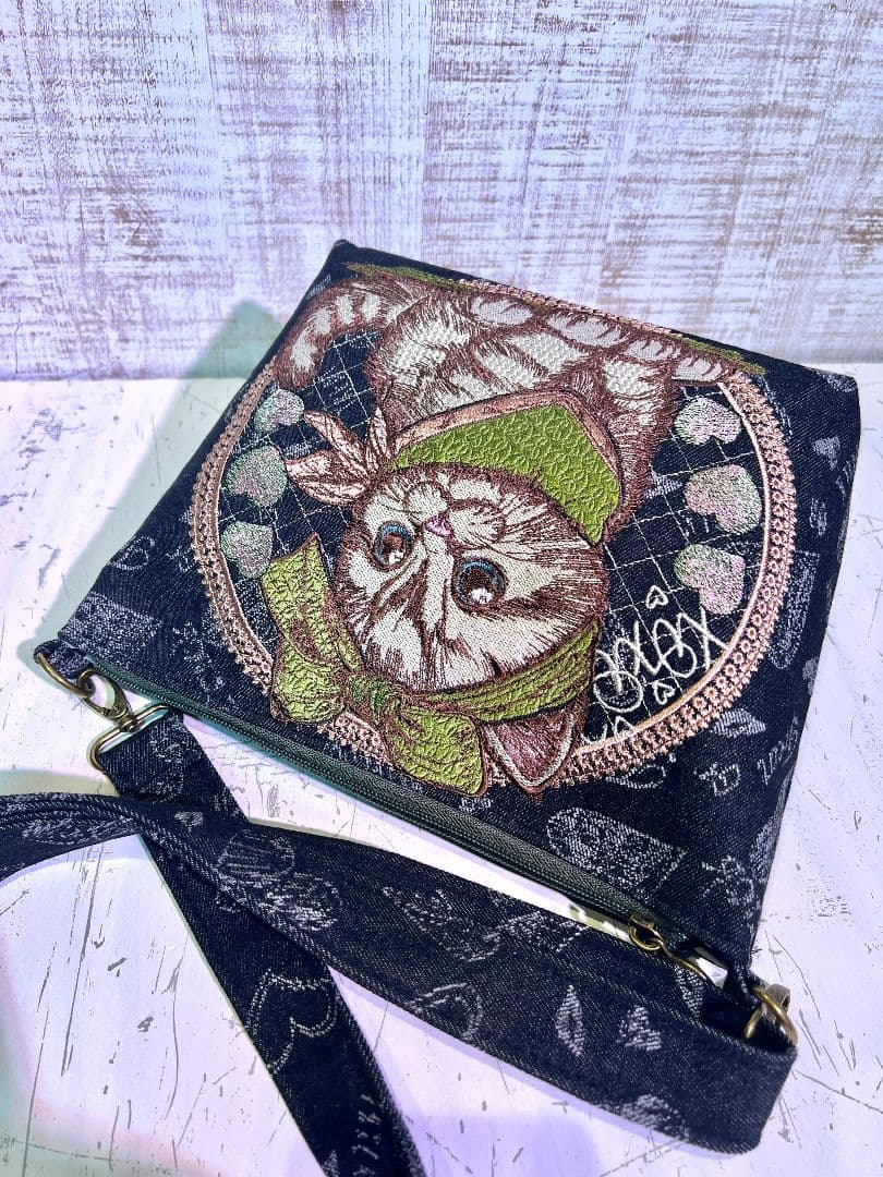 ブラックハート柄デニム♡刺繍のショルダーバッグ♡リボンとバンダナの猫ちゃん