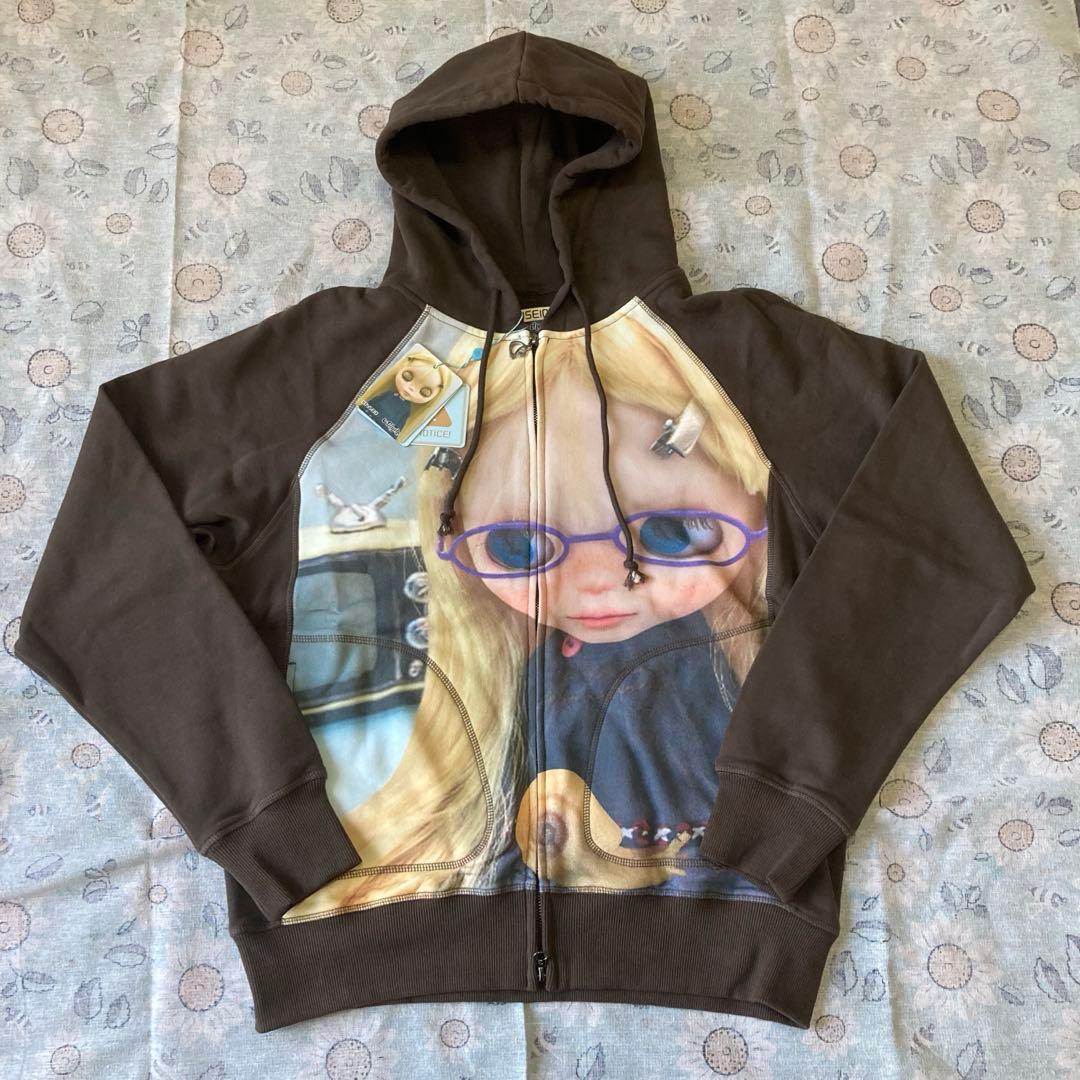 トップス COYSEIO BLYTHE GRAPHIC HOODIE