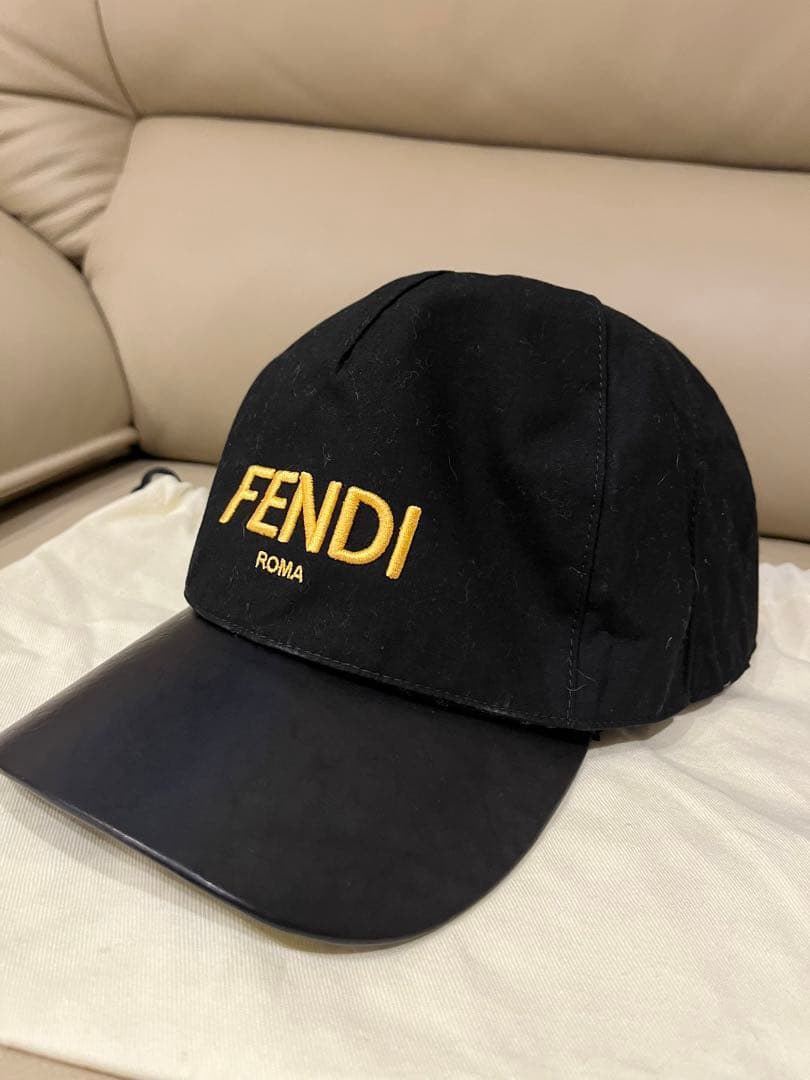 FENDI リバーシブルキャップ　値下げ