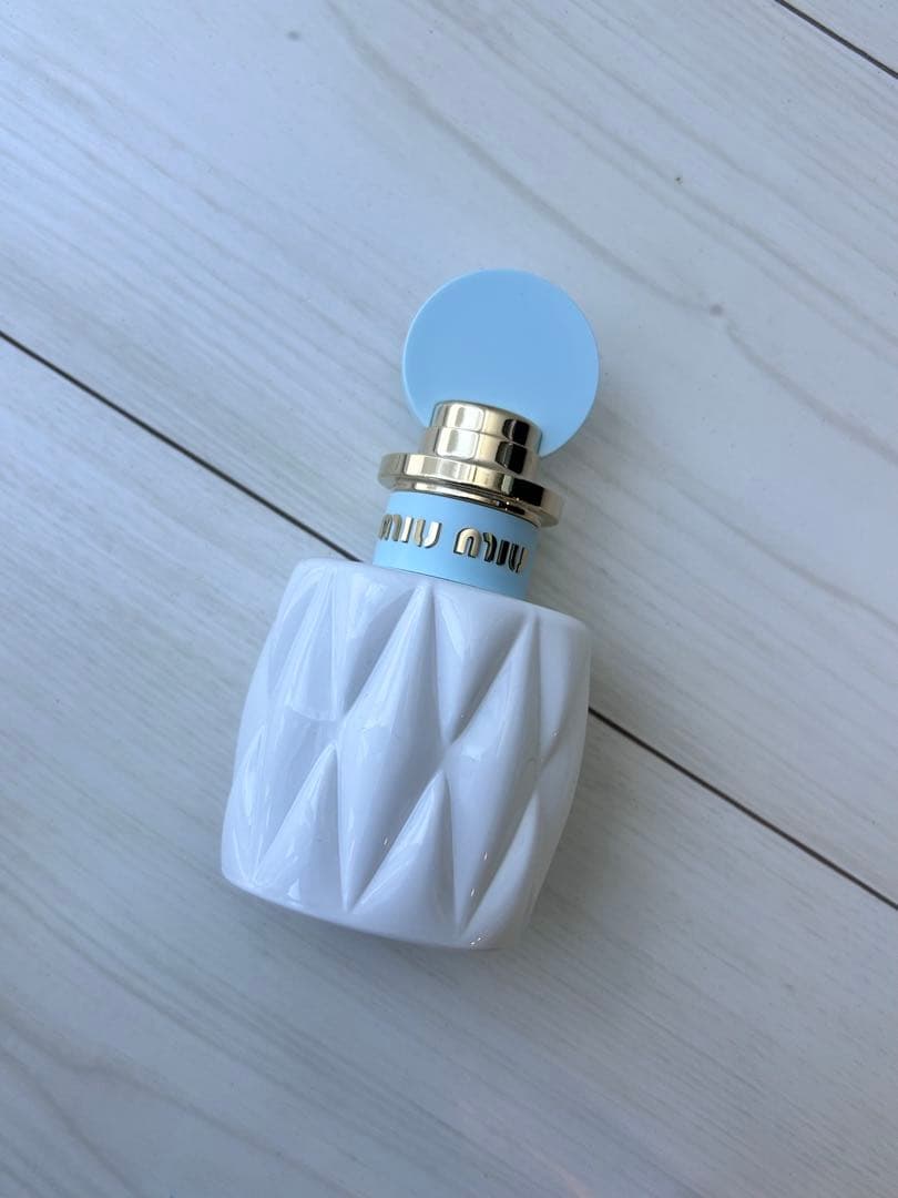 Miu Miu フルール ドゥ レ オードパルファム 香水 50ml
