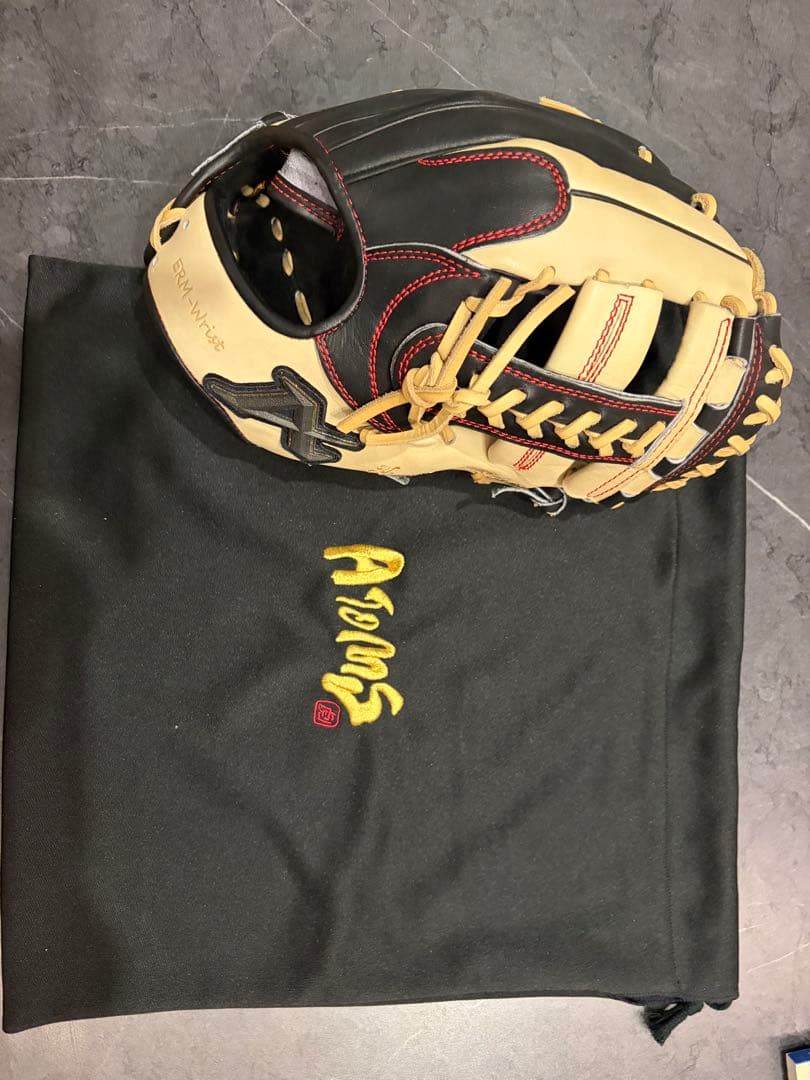 ATOMS 軟式内野手用グローブ 黒/ベージュ