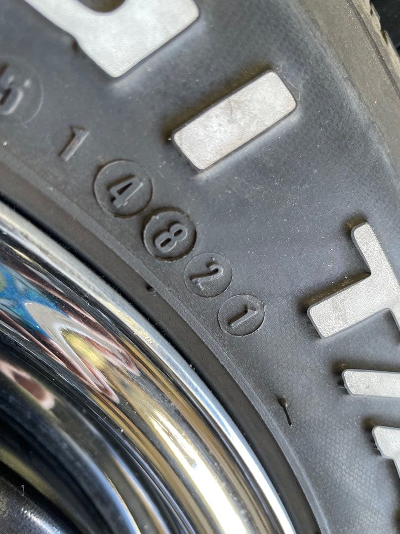 デイトナ グッドリッチ ハイエース 215/65R15 6H 4本 7J＋35