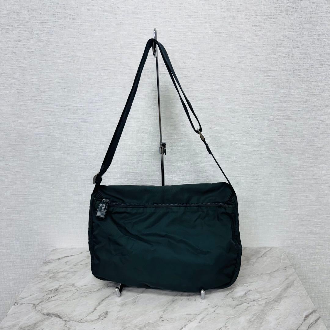 ✨PRADA✨プラダ✨三角ロゴプレート✨ナイロン✨グレー✨ショルダーバッグ✨
