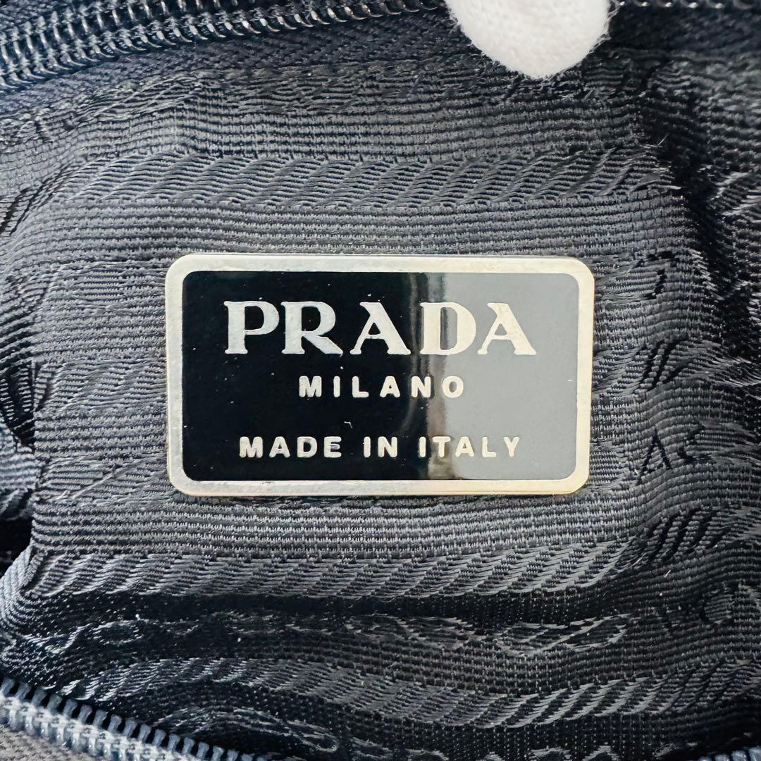 ✨PRADA✨プラダ✨三角ロゴプレート✨ナイロン✨グレー✨ショルダーバッグ✨