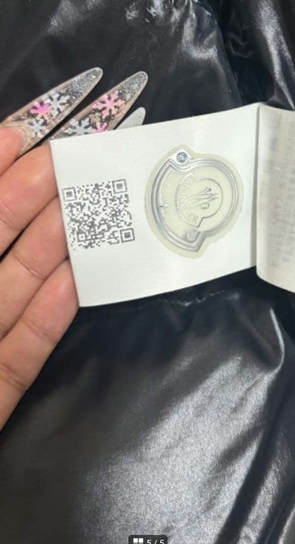 MONCLER ダウンジャケット フード付き