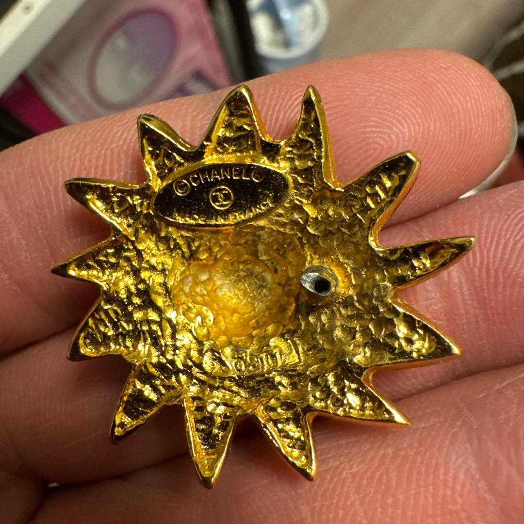 CHANEL ゴールドライオンブローチ　ジャンク