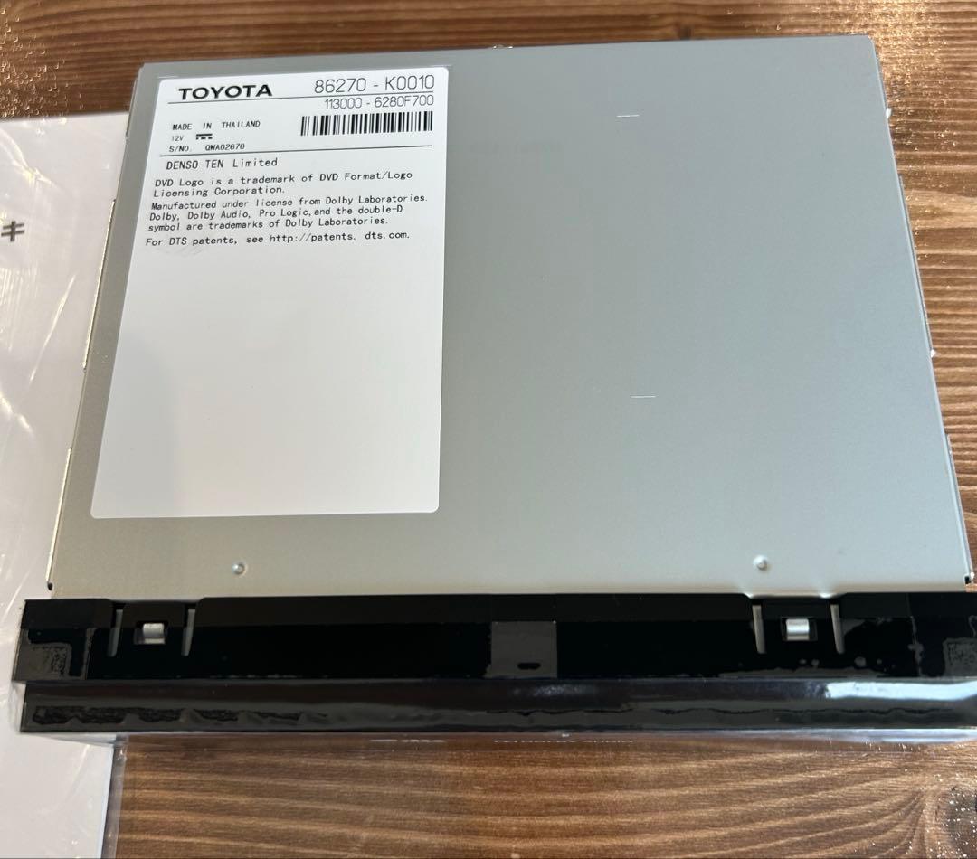 トヨタ純正　CD.DVDデッキ　86270-k0010 新品未使用品