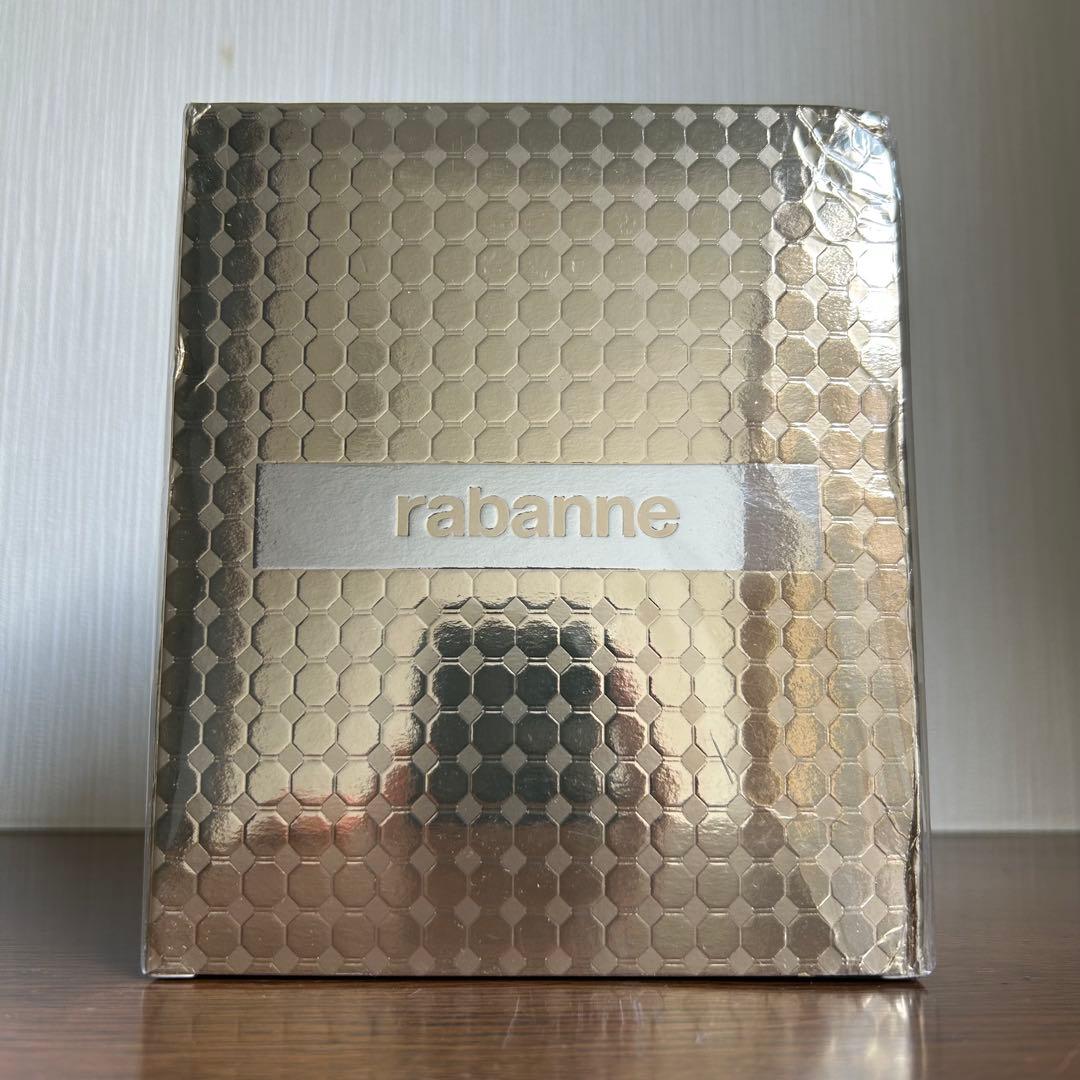 パコラバンヌ　FAME