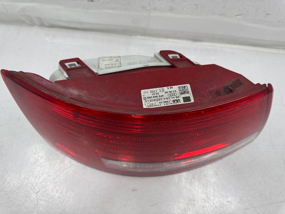 A6(C6) 4F 純正 前期 左 レンズ LED 4F5945095 アウディ