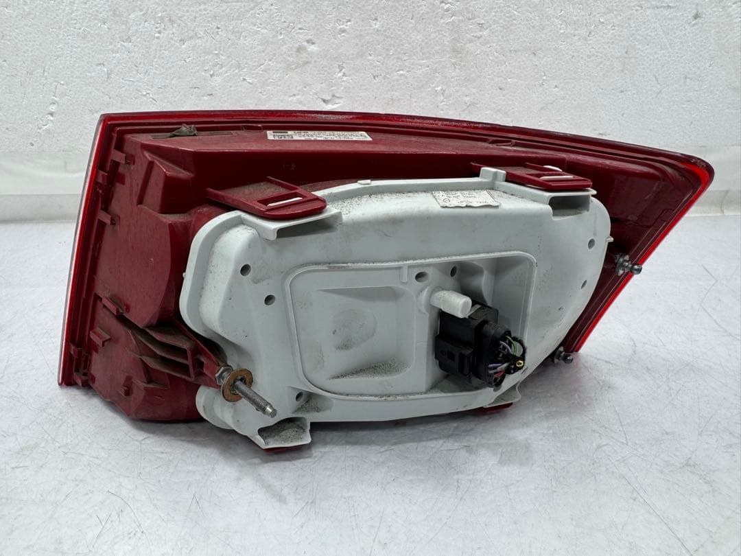 A6(C6) 4F 純正 前期 左 レンズ LED 4F5945095 アウディ