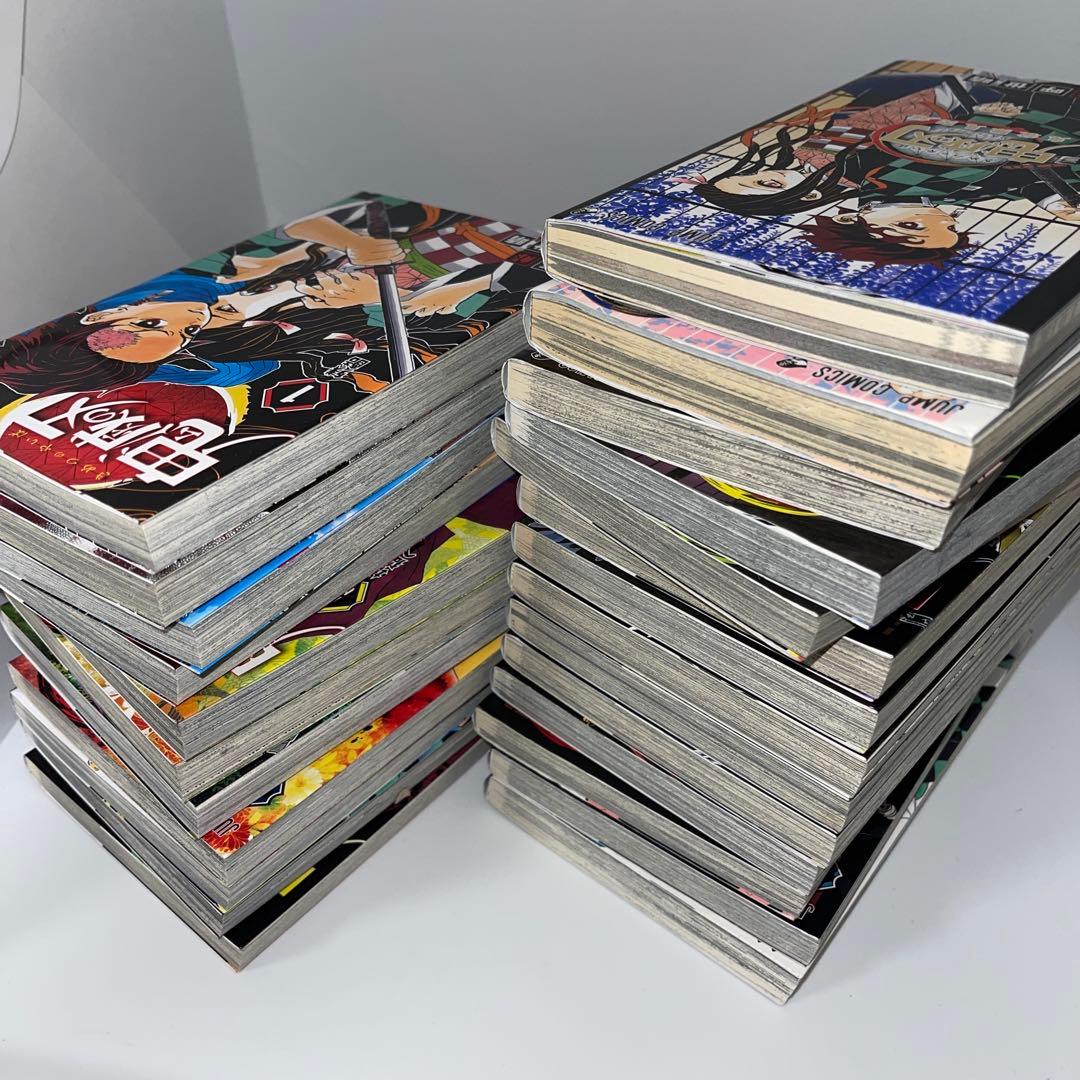 鬼滅の刃 全巻+公式ガイドブック壱.弐　セット　弐付録切ってます。